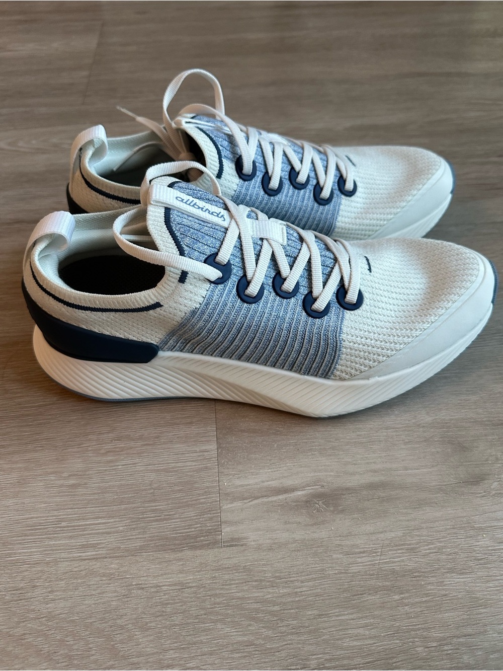 Allbirds tree glider, white and blue, men’s 9 // women’s 10.5, new no box